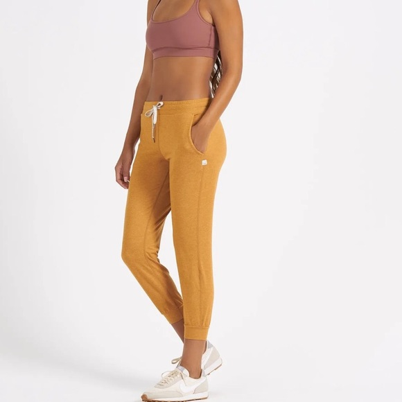 Vuori Performance Joggers - Picture 4 of 13